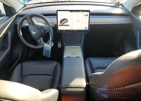 2022 Tesla Model Y z USA, uszkodzony, nr VIN 7SAYGDEF2NF452238